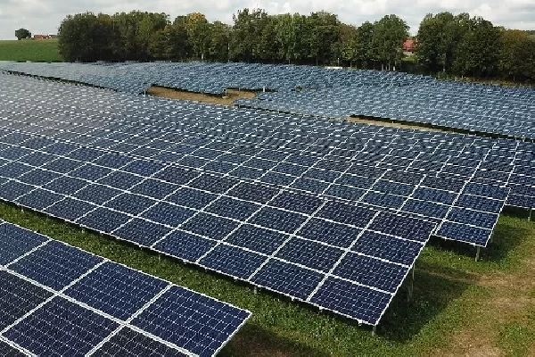 Illustration of The Principle of Solar Panels